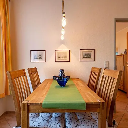 Apartment Appartementhaus Mit Balkon Im Ostseebad Goehren Wh Goehren (Ruegen)