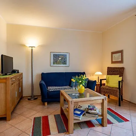 Appartementhaus Mit Balkon Im Ostseebad Goehren Wh Apartment *