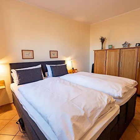 Apartment Appartementhaus Mit Balkon Im Ostseebad Goehren Wh Goehren (Ruegen)