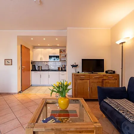 Apartment Appartementhaus Mit Balkon Im Ostseebad Goehren Wh *