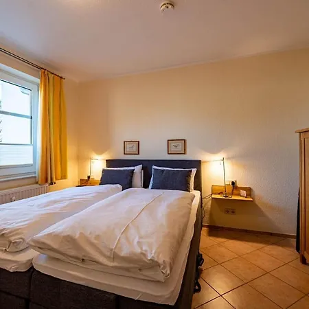 Apartment Appartementhaus Mit Balkon Im Ostseebad Goehren Wh *