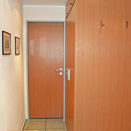 Appartementhaus Mit Balkon Im Ostseebad Wh * Goehren (Ruegen)