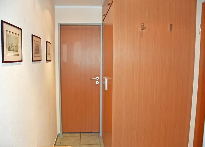 Appartementhaus Mit Balkon Im Ostseebad Wh * Goehren (Ruegen)